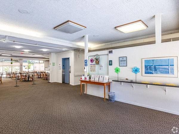0BR/1BA Other on Carlmont Drive · Belmont photo 4