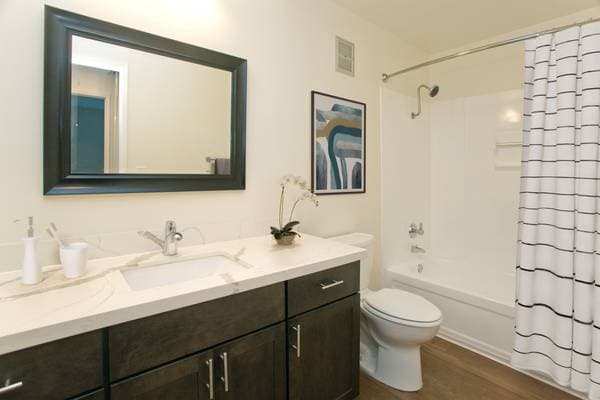 2BR/1BA Apartment on Catamaran Street · San Mateo photo 4