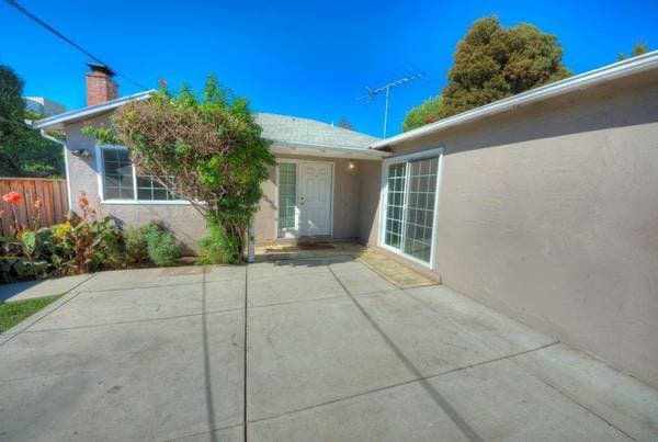 2BR/1BA Duplex on Sherwood Ave Unit B · Santa Clara photo 1