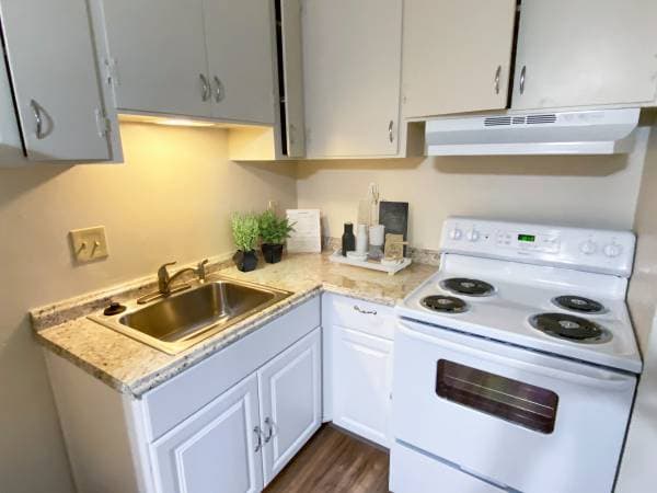 1BR/1BA Apartment on Britton · Sunnyvale photo 2