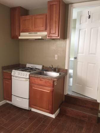 864 Stanford Ave Oakland, CA 94608 photo 4