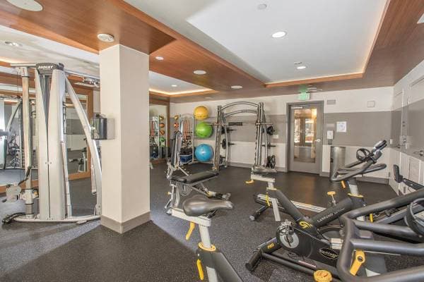 0BR/1BA Apartment on Golden Gate · Dublin photo 5