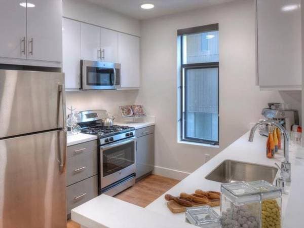 1BR/1BA Apartment on 3rd St. · San Francisco photo 2