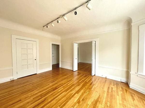 Apartments on Sacramento St · San Francisco photo 1