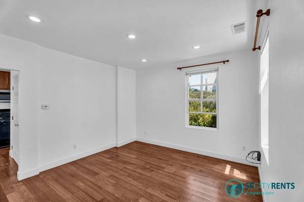 1BR/1BA Single Family House on Crescent Ave · San Francisco photo 3
