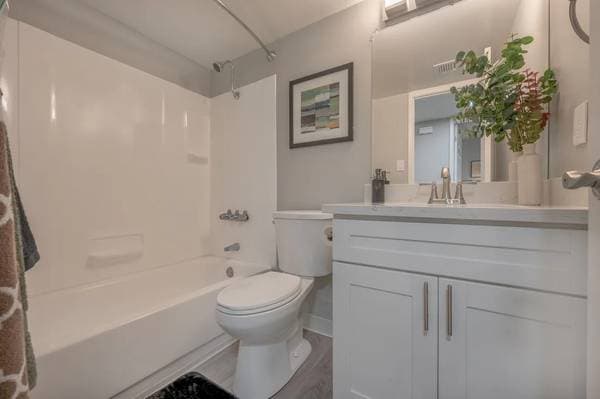 2BR/1BA Apartment on Valley Creek · Danville photo 5