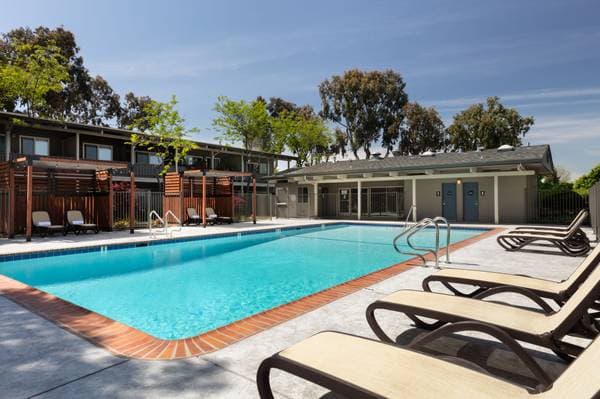 2BR/1BA Apartment on Orchard Avenue · Hayward photo 1