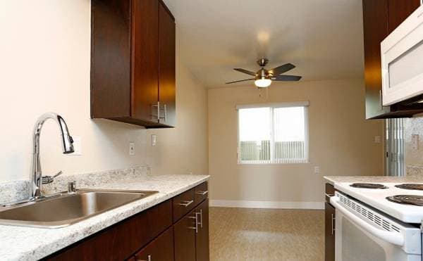 2BR/1BA Apartment on Orchard Avenue · Hayward photo 4