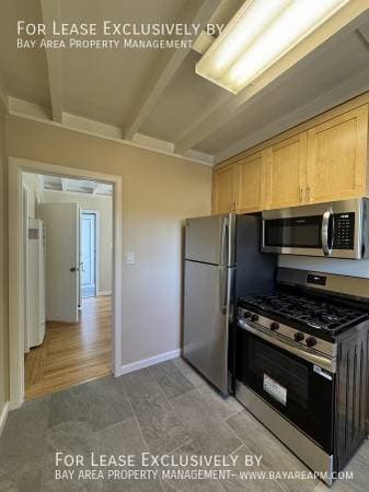 2BR/1BA Apartment on Elm Street · San Carlos photo 2