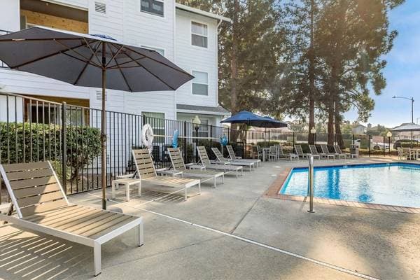 2BR/1BA Apartment on North Milpitas Boulevard · Milpitas photo 3