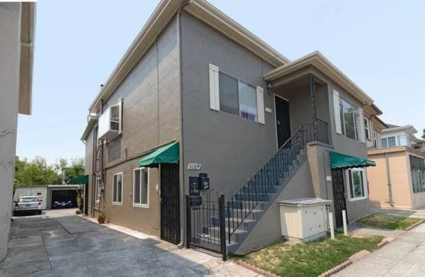 1BR/1BA Apartment on Martin Luther King Junior Way · Berkeley photo 1