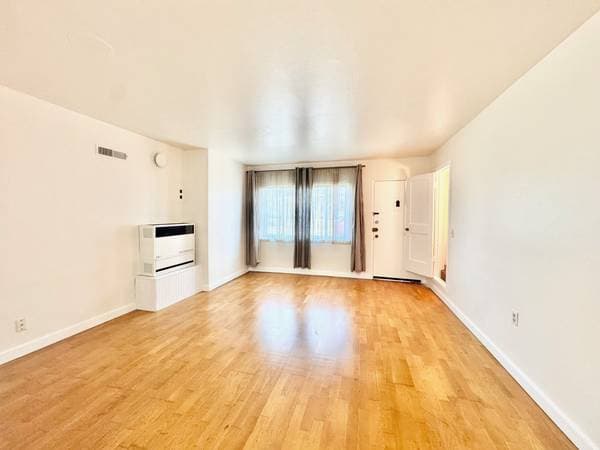 1BR/1BA Apartment on Martin Luther King Junior Way · Berkeley photo 3