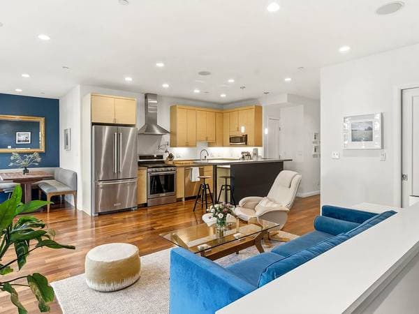 2BR/3BA Condo · San Francisco photo 1