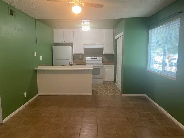 2BR/1BA Condo on Coffey Ln · Santa Rosa photo 2