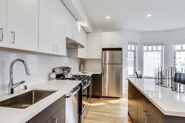 2BR/1BA Apartment on Lombard · San Francisco photo 1