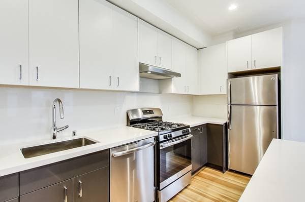 2BR/1BA Apartment on Lombard · San Francisco photo 3