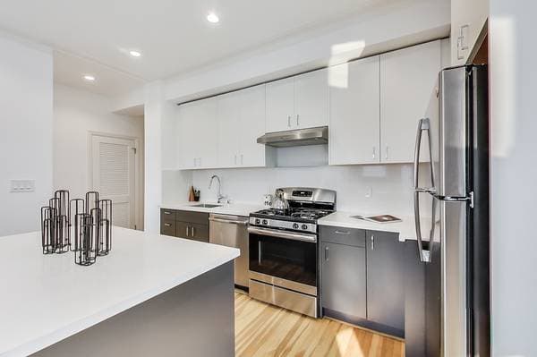 2BR/1BA Apartment on Lombard · San Francisco photo 5