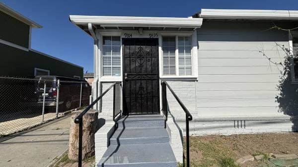 9814 C St Oakland, CA 94603 photo 1