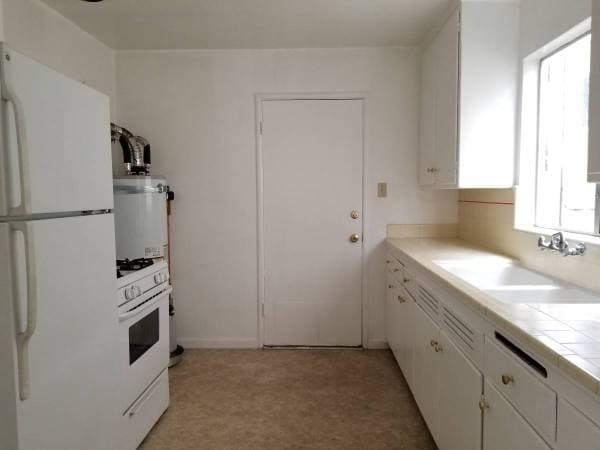 2BR/1BA Apartment · Berkeley photo 4