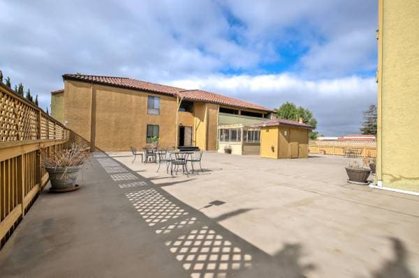 2BR/1BA Condo on E 14th · San Leandro photo 3