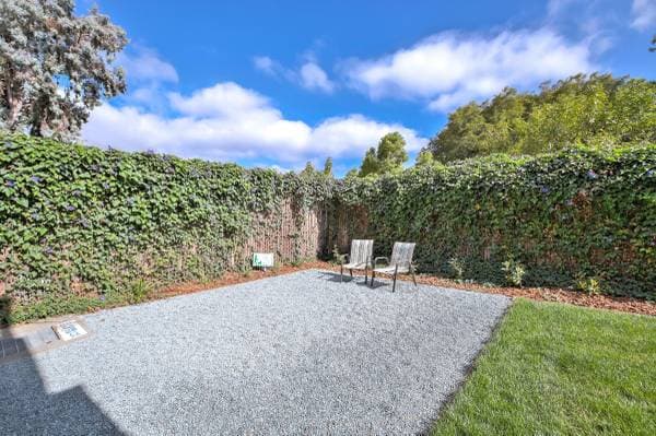 2BR/1BA Condo on E 14th · San Leandro photo 5