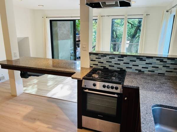 1BR/1BA Flat · Fairfax photo 5