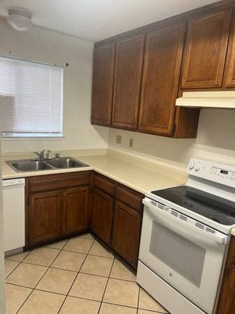 2BR/2BA Condo · Cloverdale photo 1