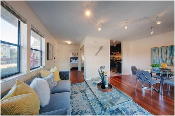 1BR/1BA Townhouse · Palo Alto photo 1