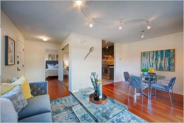 1BR/1BA Townhouse · Palo Alto photo 2