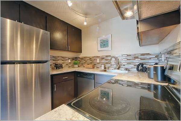 1BR/1BA Townhouse · Palo Alto photo 5