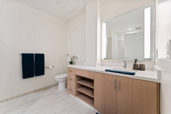 0BR/1BA Apartment on Telegraph Ave. · Oakland photo 5