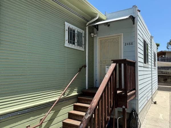 2BR/1BA Duplex on 26th Avenue · Oakland photo 1