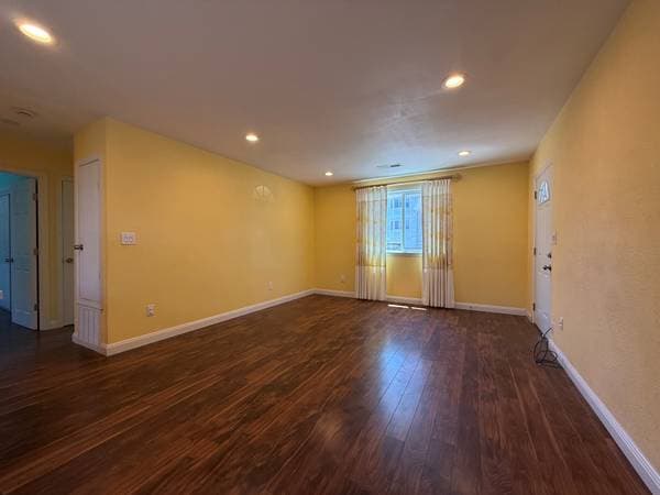 2BR/1BA Duplex on 26th Avenue · Oakland photo 3