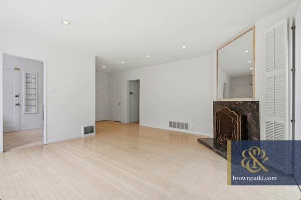 1BR/1BA Apartment on Bret Harte Terrace · San Francisco photo 4