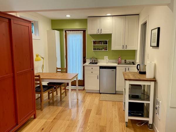 0BR/1BA In Law Adu on Delaware St · Berkeley photo 3