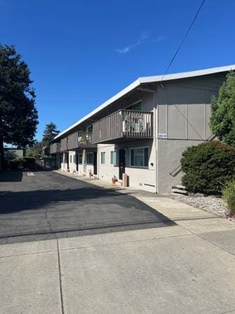 2BR/1BA Apartment · Hayward photo 1