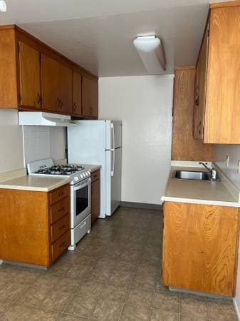 2BR/1BA Apartment · Hayward photo 5