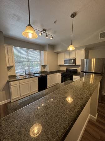 2BR/2BA Townhouse on Round Barn Blvd · Santa Rosa photo 2