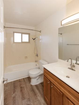 2BR/1BA Apartment · Hayward photo 3
