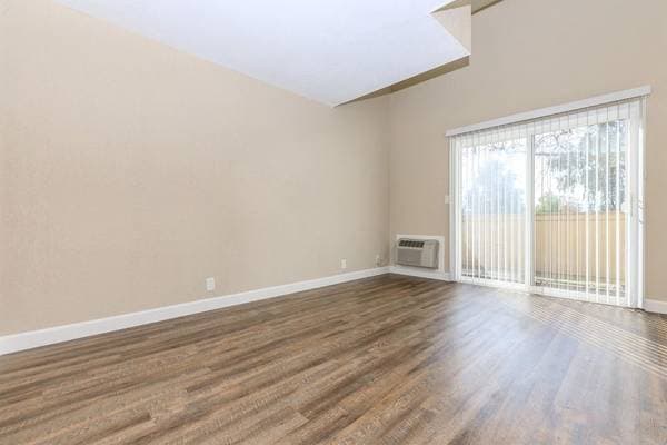 1BR/1BA Apartment on Contra Costa Boulevard · Pleasant Hill photo 4