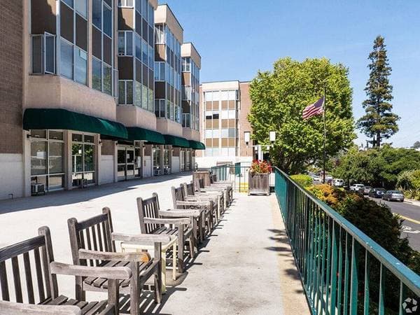 0BR/1BA Apartment on Carlmont Drive · Belmont photo 2