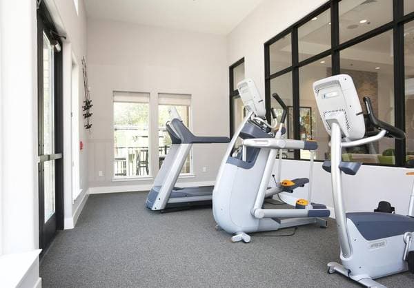 2BR/2BA Apartment on Business Center Dr. · Fairfield photo 5