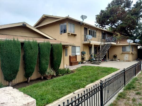 3BR/2BA Apartment on Williamsburg · Campbell photo 1