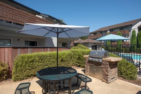 2BR/2BA Apartment on Arnold Drive · Pleasant Hill photo 2