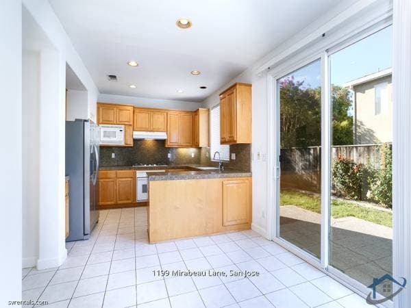 1199 Mirabeau LN photo 5