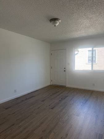 2BR/1BA Duplex on Chery Street · Oakland photo 3