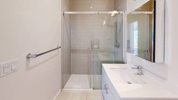 0BR/1BA Apartment on California · San Francisco photo 4