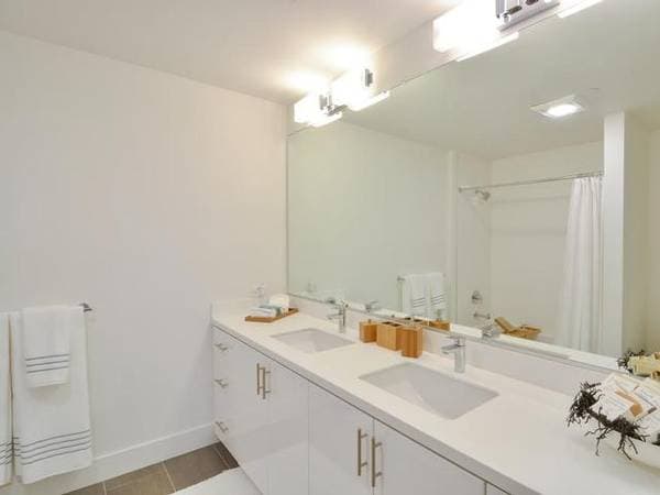 2BR/2BA Apartment on 3rd St. · San Francisco photo 4