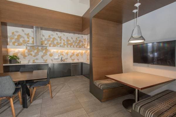 0BR/1BA Apartment on Golden Gate · Dublin photo 4