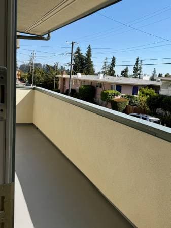 2BR/1BA Apartment · Oakland photo 1